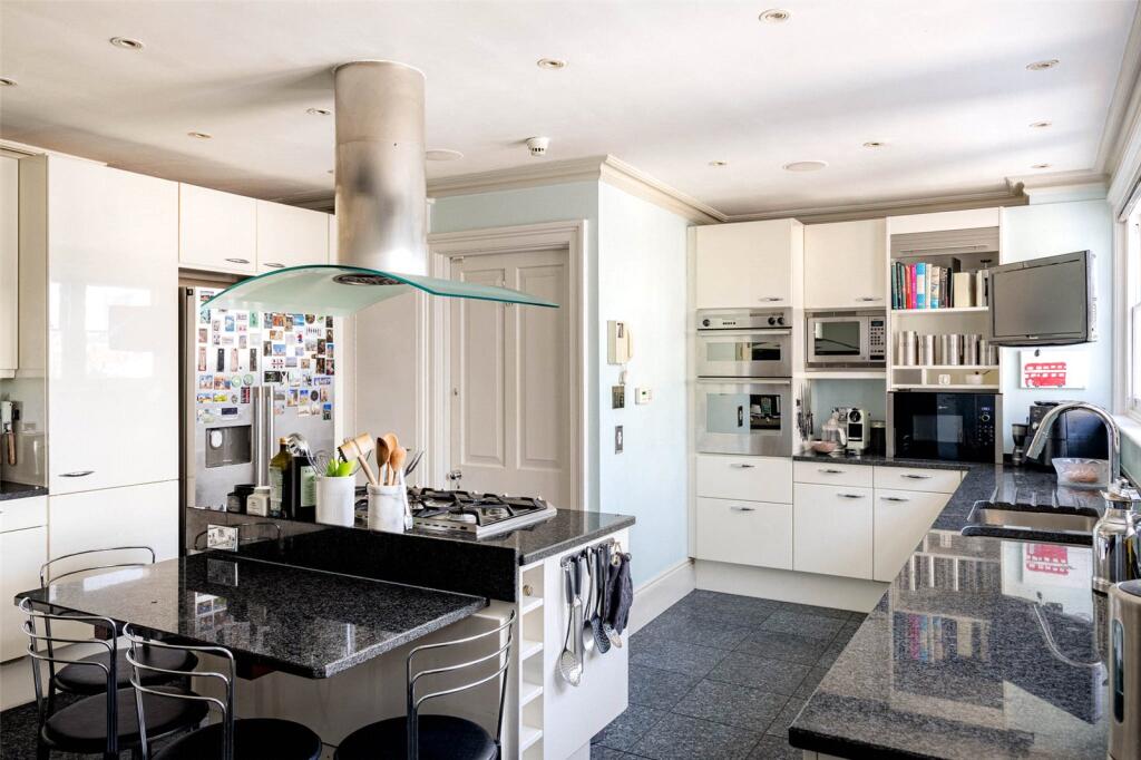 Apartment in London, City of Westminster - View 4