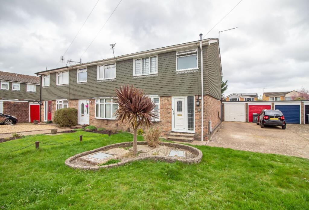 3-bed terraced on Granada Close, Cowplain, PO8 9AU, £320,000