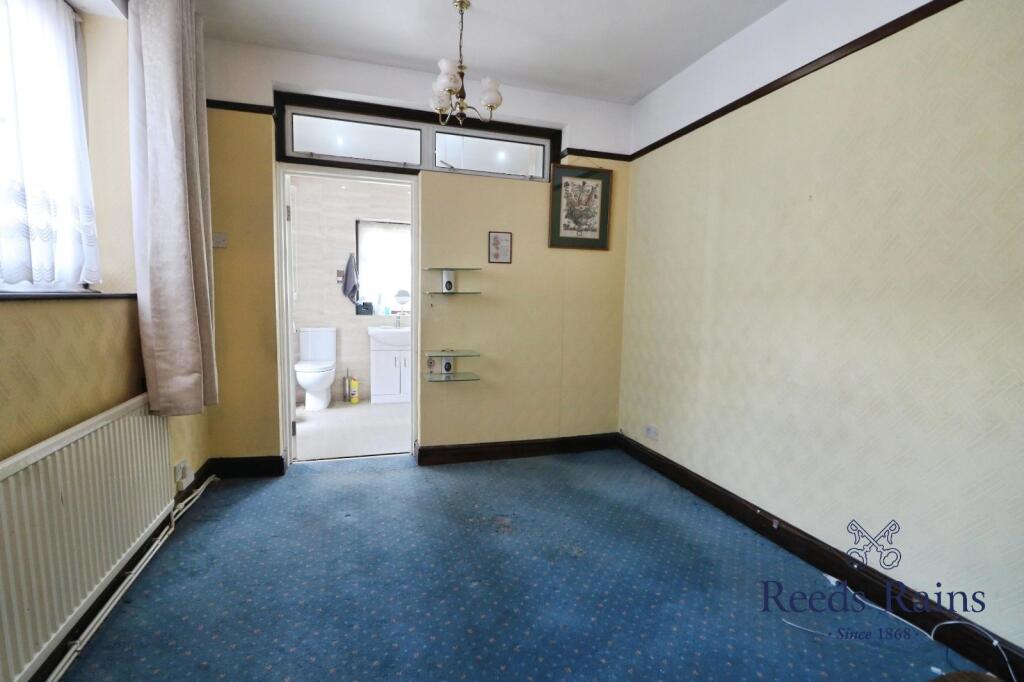 House in Ilford - More