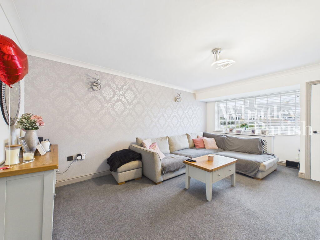 St. Andrews Close, Long Stratton, Norwich, NR15 2PN photo 2