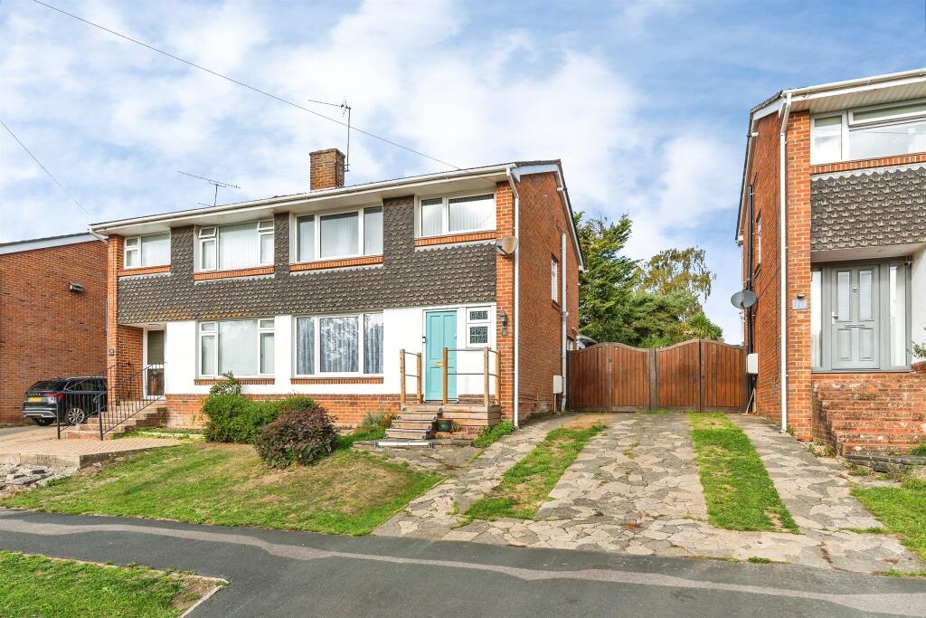Main image of property: Summerlands Road, Fair Oak, Eastleigh