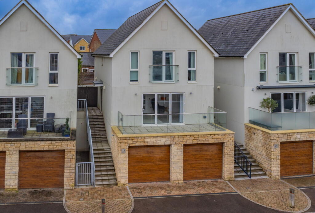 Main image of property: TN2 3FJ