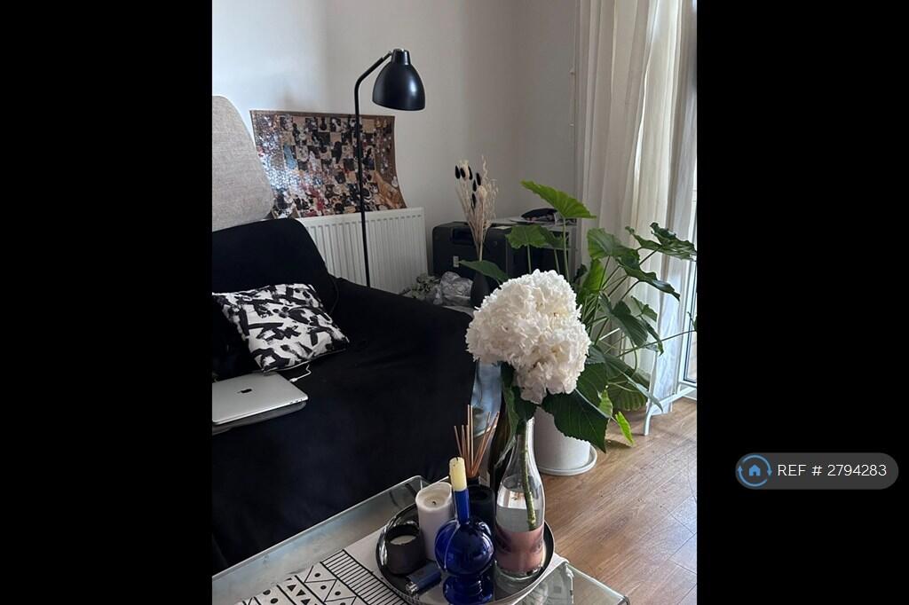 Main image of property: Oxley Square, London, E3