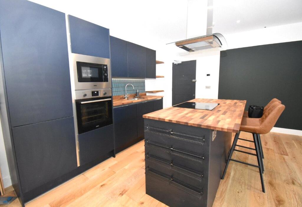 Pelican Lane, Newbury, Berkshire, RG14 - View 5