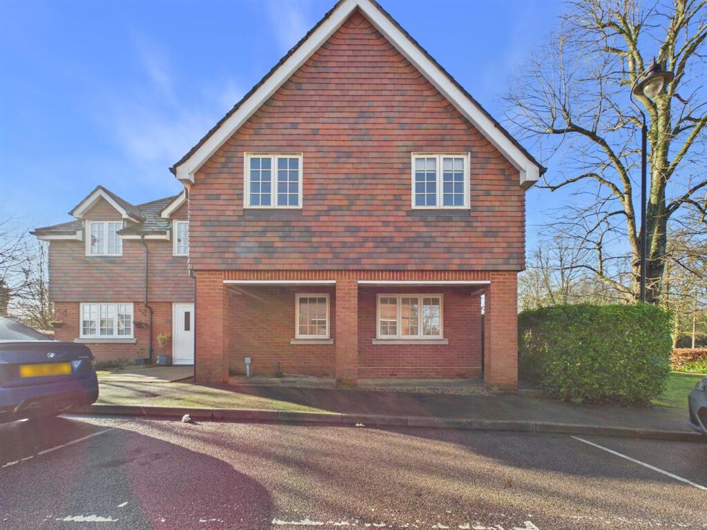 Main image of property: Gawton Crescent, Coulsdon