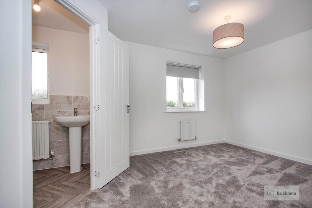 House in Bristol, Lyde Green, Emersons Green - View 4