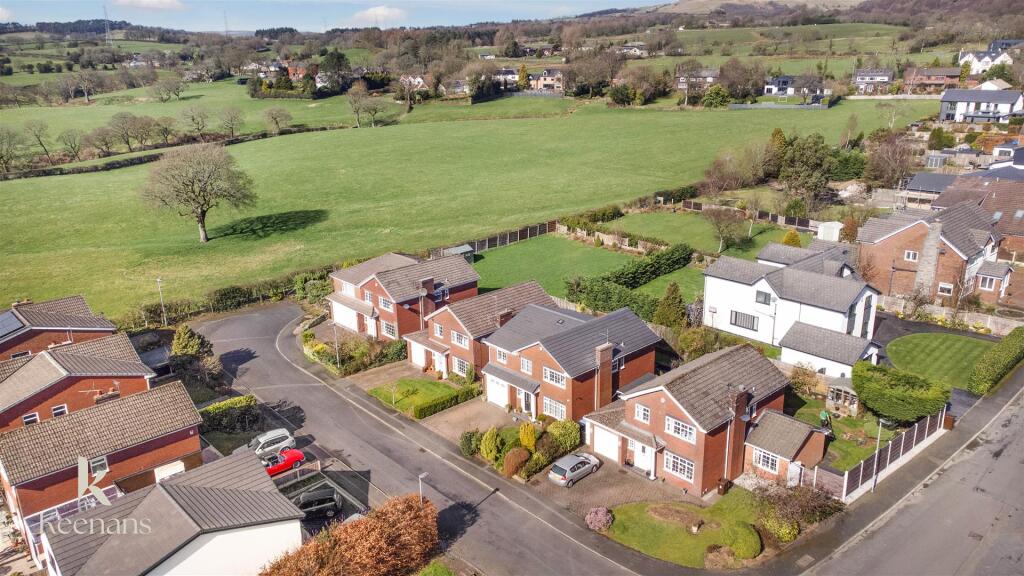 Chisholme Close, Greenmount photo 3