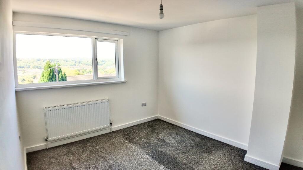 House in Newport - View 4