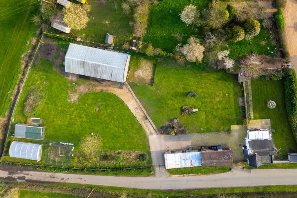 Sycamore Farm, Chapel Lane, Hanbury, Staffordshire photo 4
