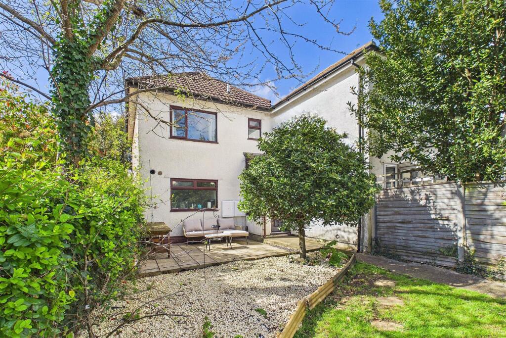 Main image of property: Peaceful Clevedon home near shops and schools
