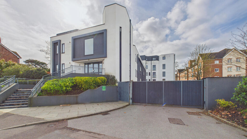 Main image of property: Flat 39, 70 Walton Street, Aylesbury, Buckinghamshire