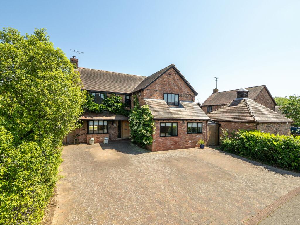 Main image of property: The Wardens, Kenilworth, CV8