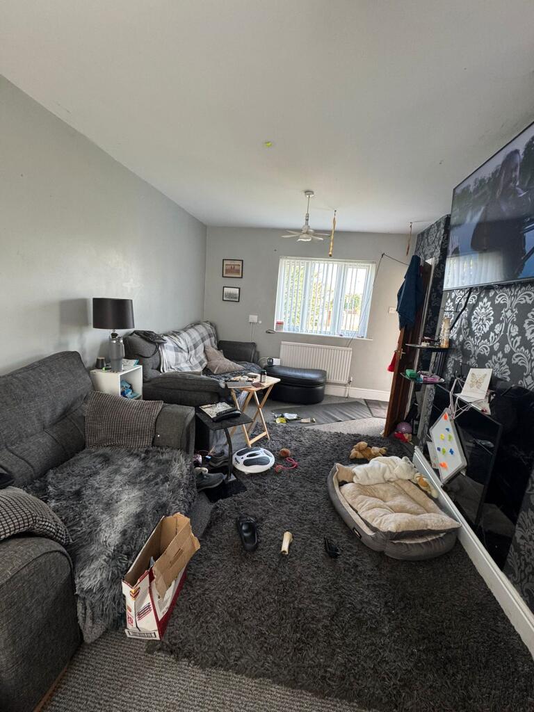 Emerson Avenue, Stainforth, DN7 photo 3