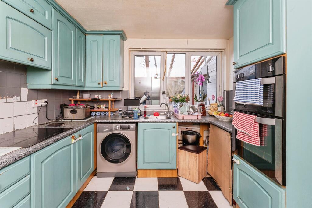 House in Llandudno, Caia Park - More