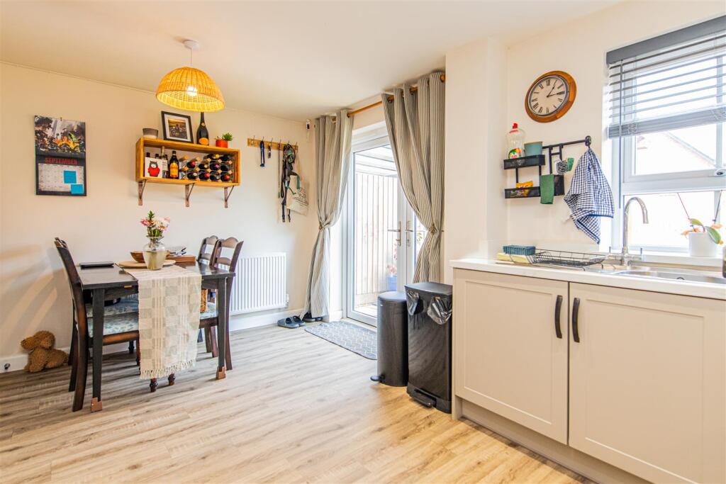 House in Kettering, North Northamptonshire - View 5