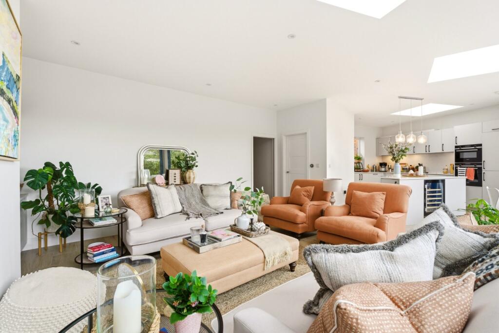 House in St Albans, St Stephens - View 3