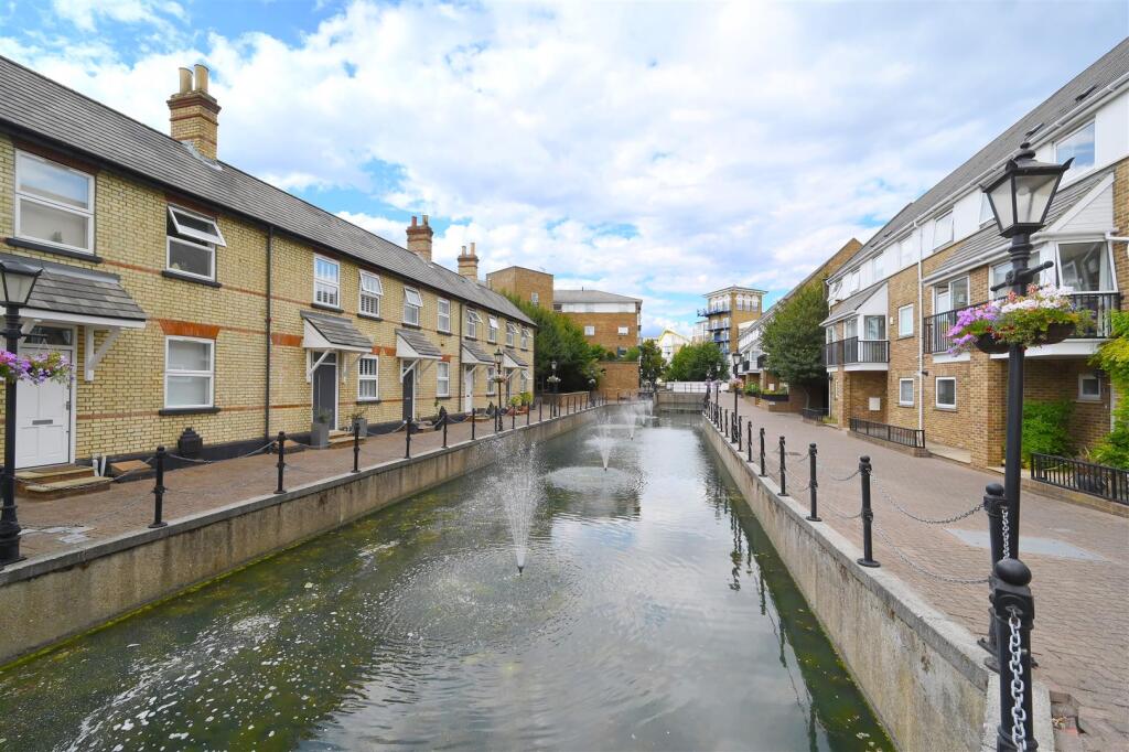 Main image of property: Albert Mews, Limehouse, E14