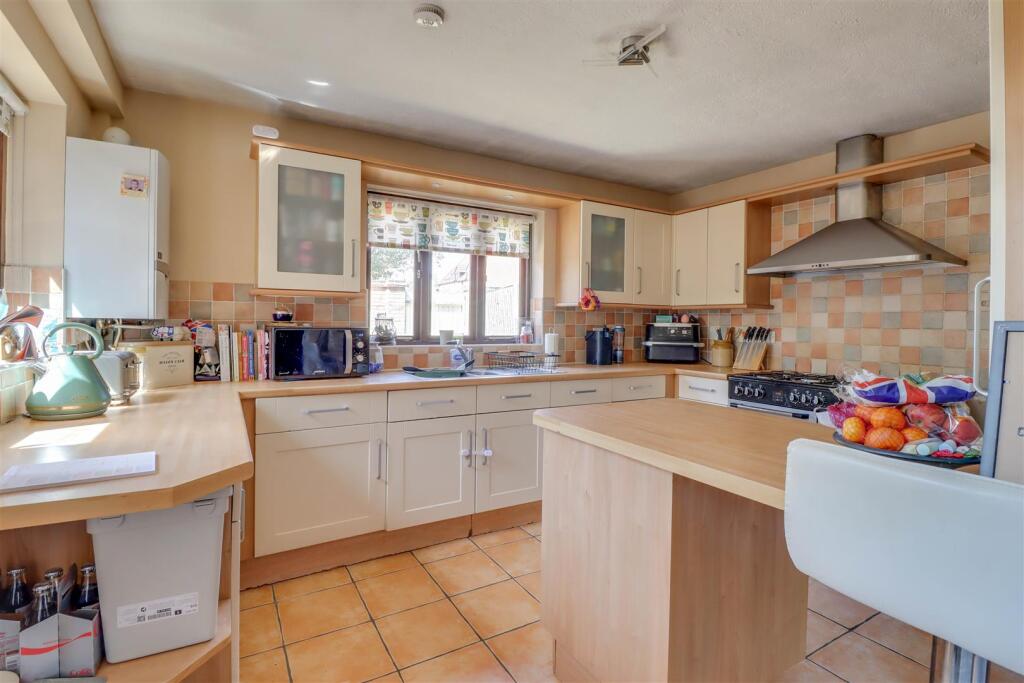 House in Basildon, Shotgate - View 3