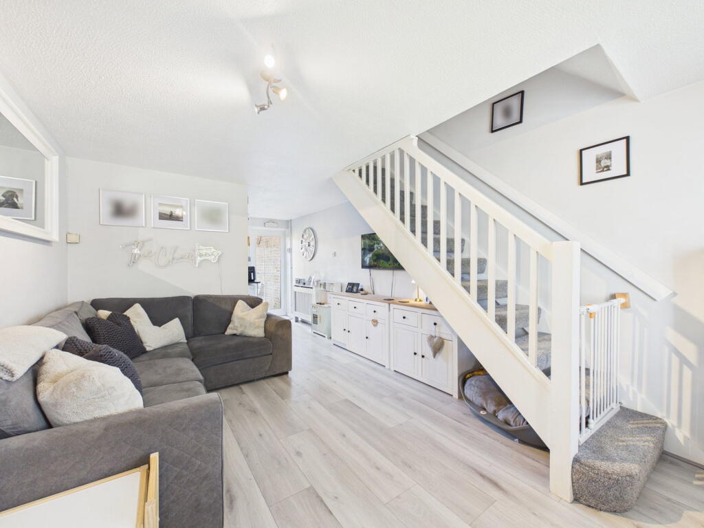 Ridgehurst Drive, Horsham - View 2