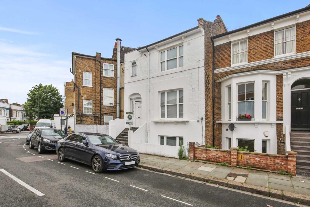 3 bedroom maisonette for rent