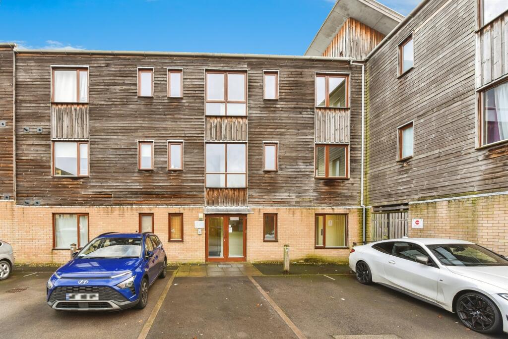 Main image of property: Cowleaze, Chippenham