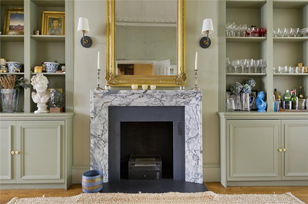 Apartment in London - More