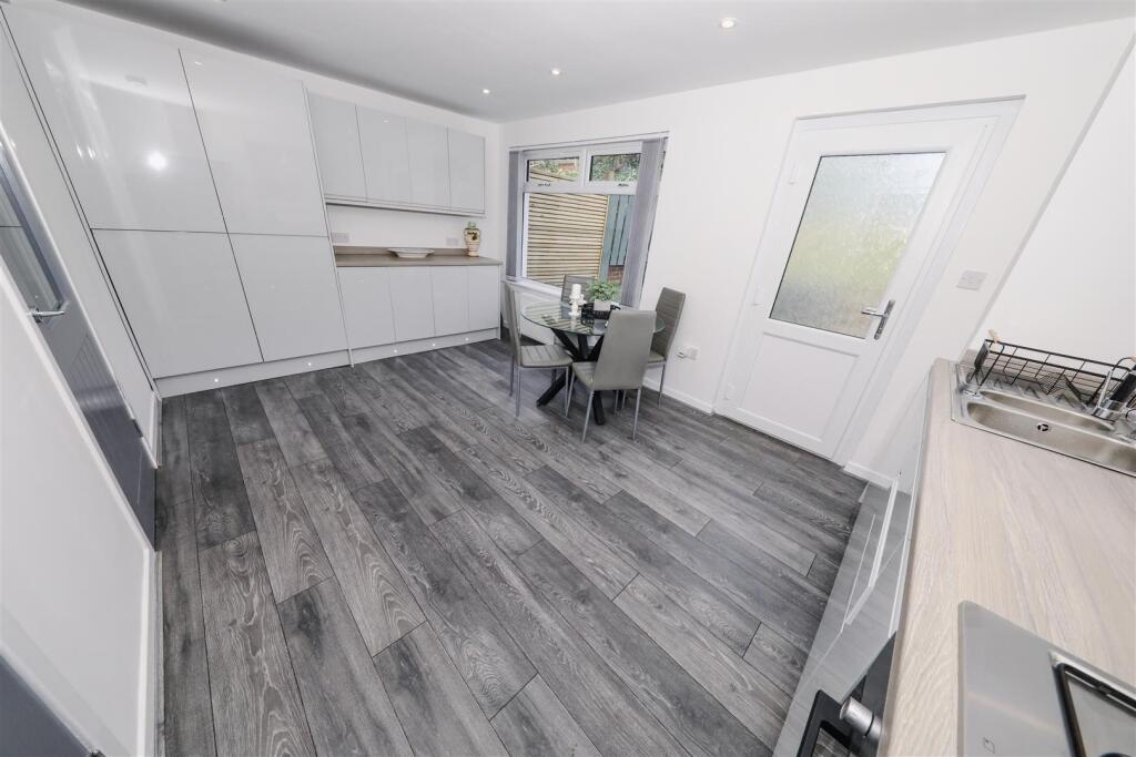 House in Glenrothes, Leslie Parks - View 3
