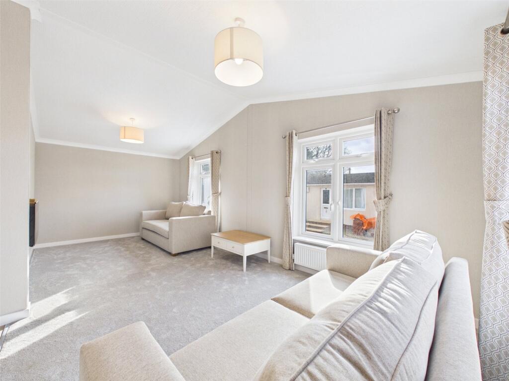 Branch Road, The Reddings, Cheltenham, Gloucestershire, GL51 photo 5