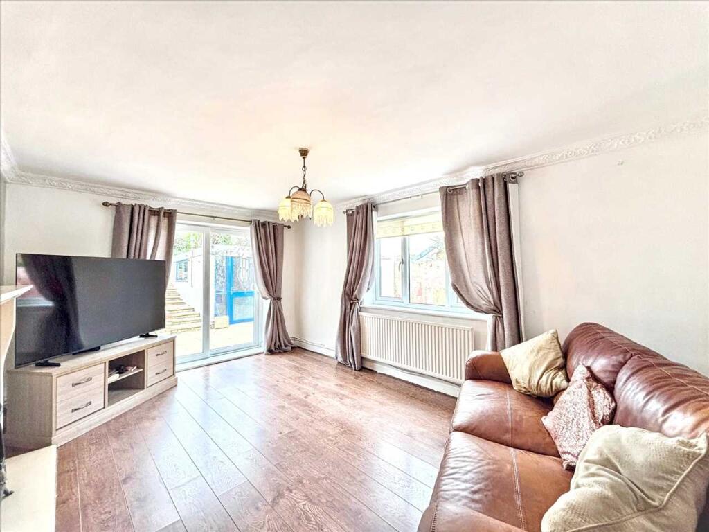 House in Ashfield, Kirkby-in-Ashfield, Sutton-in-Ashfield - View 3