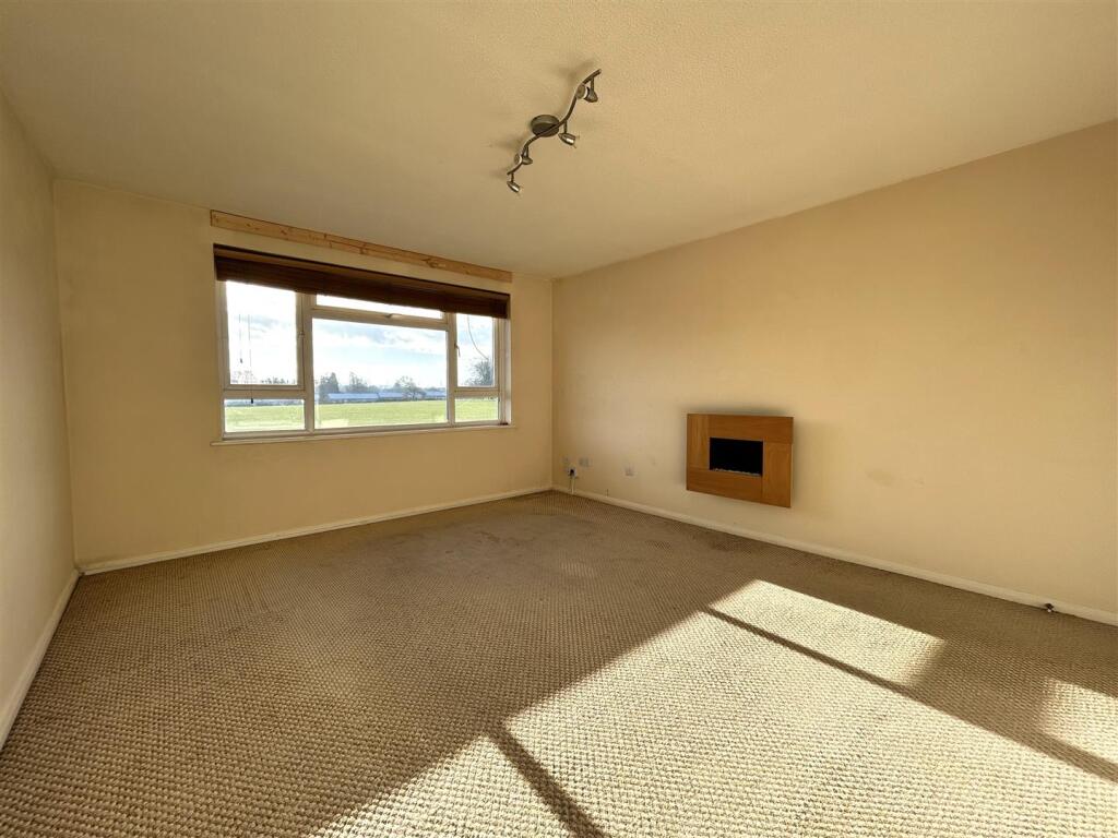 Southmead , Chippenham photo 5