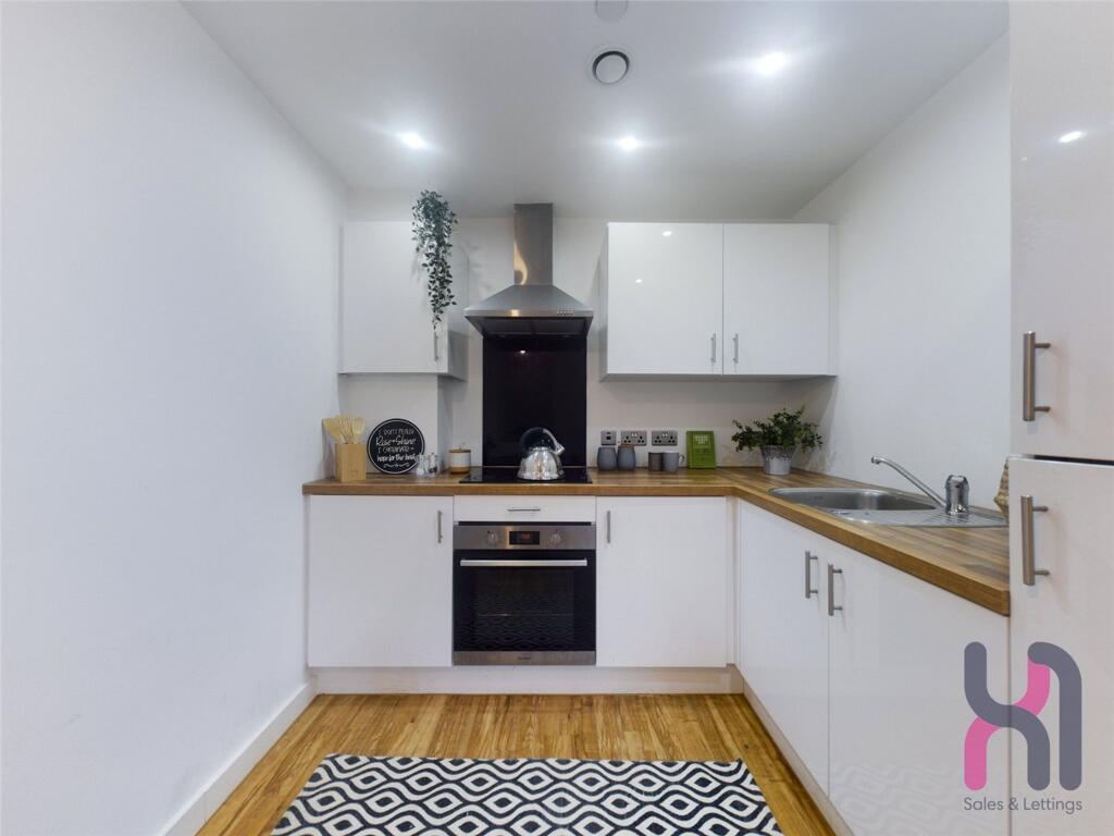 19 Plaza Boulevard, Liverpool, L8 photo 2