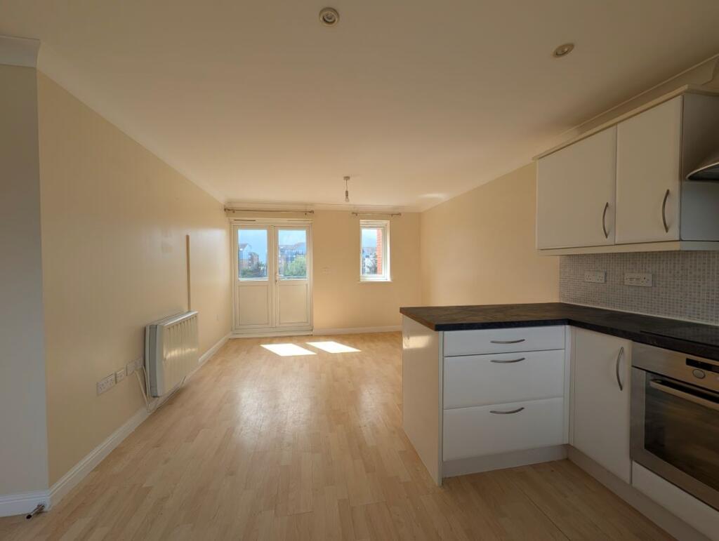 Apartment in Thurrock, Essex - View 4