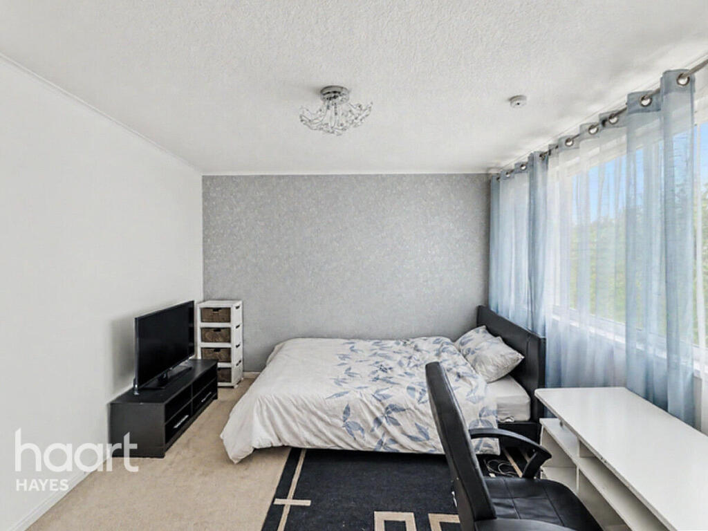 House in London, Charville, Hillingdon - View 3