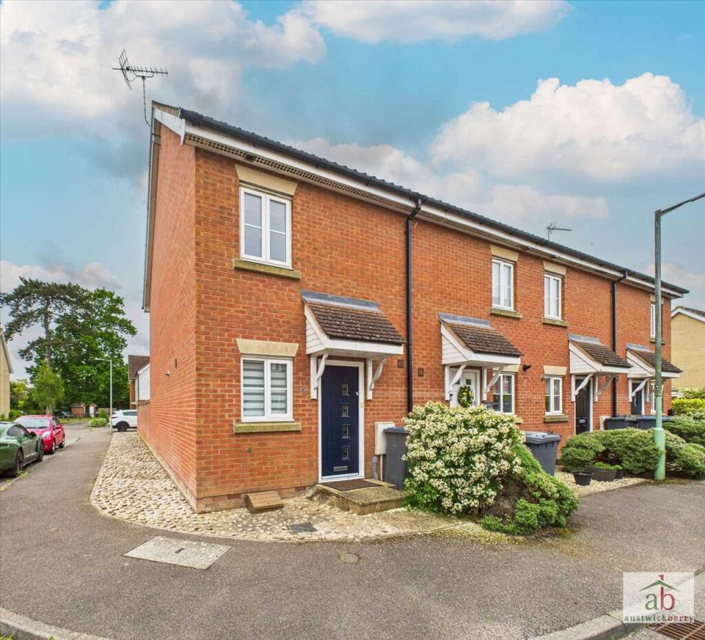 3-bed terraced on Castle Gardens, Kesgrave, £298,500