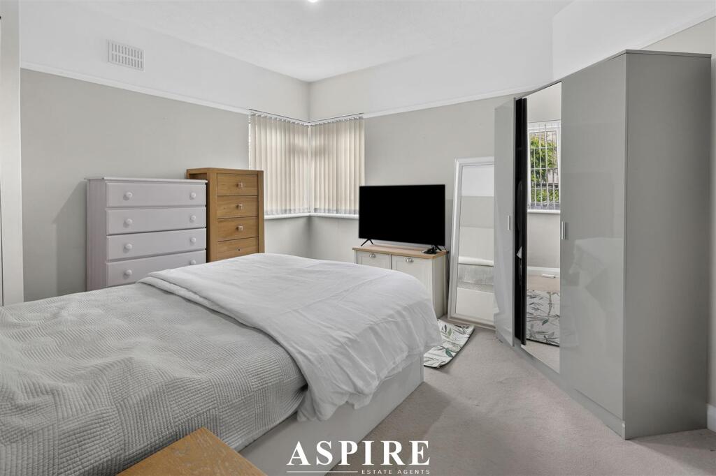 Apartment in Southend-on-Sea, Leigh-on-Sea - More