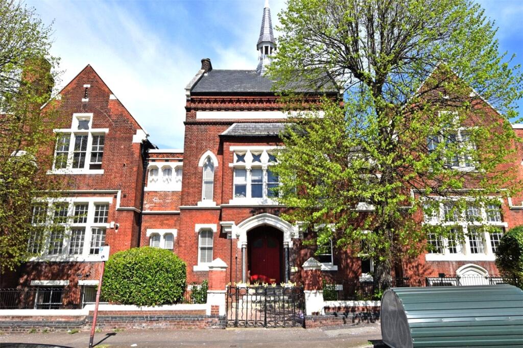 Main image of property: Flat 28, Roan Court, London, SE10