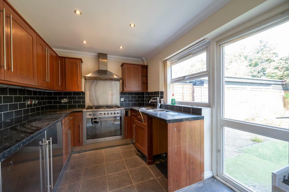 Aubrey Close, Hayling Island photo 3