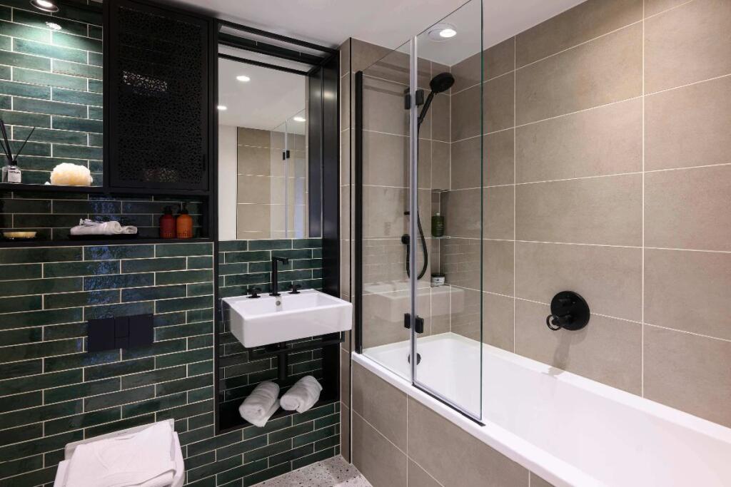 Apartment in London, Bromley-by-Bow, Blackwall - View 4