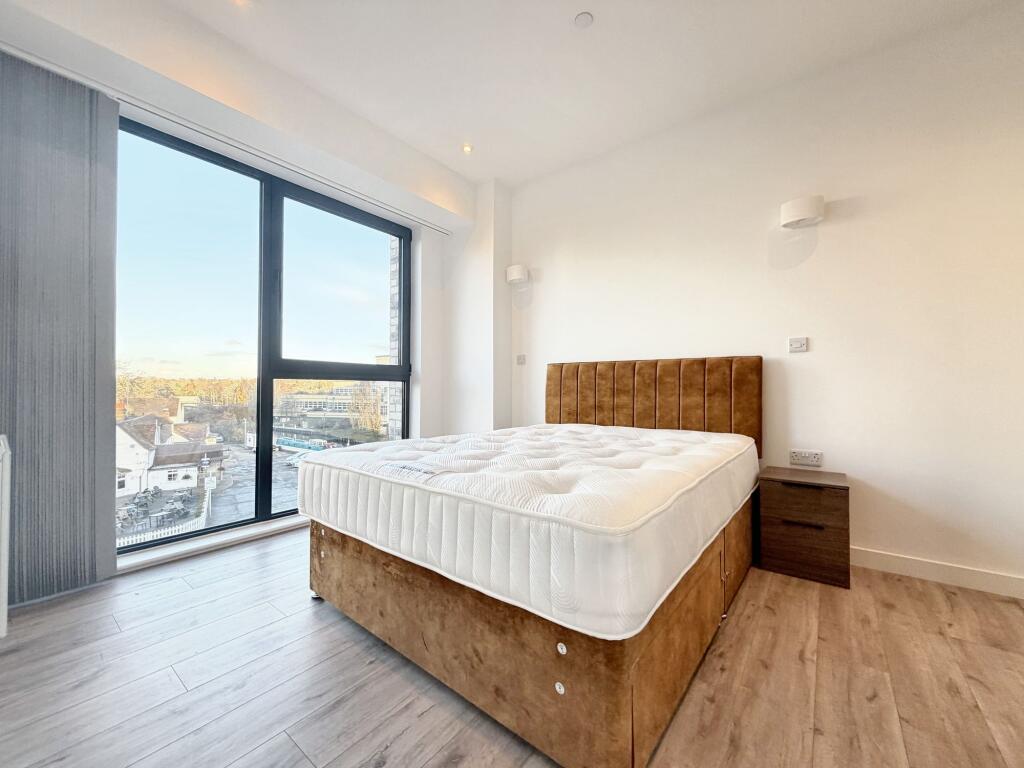Apartment in Southall - View 5