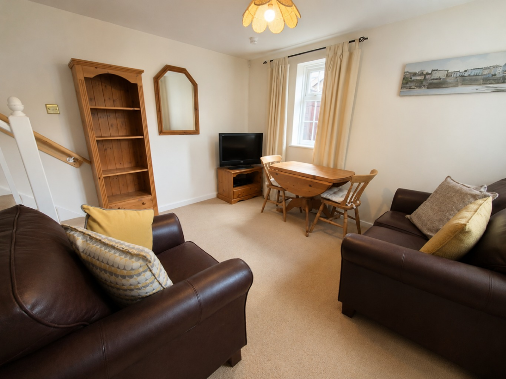 House in Luton - View 3