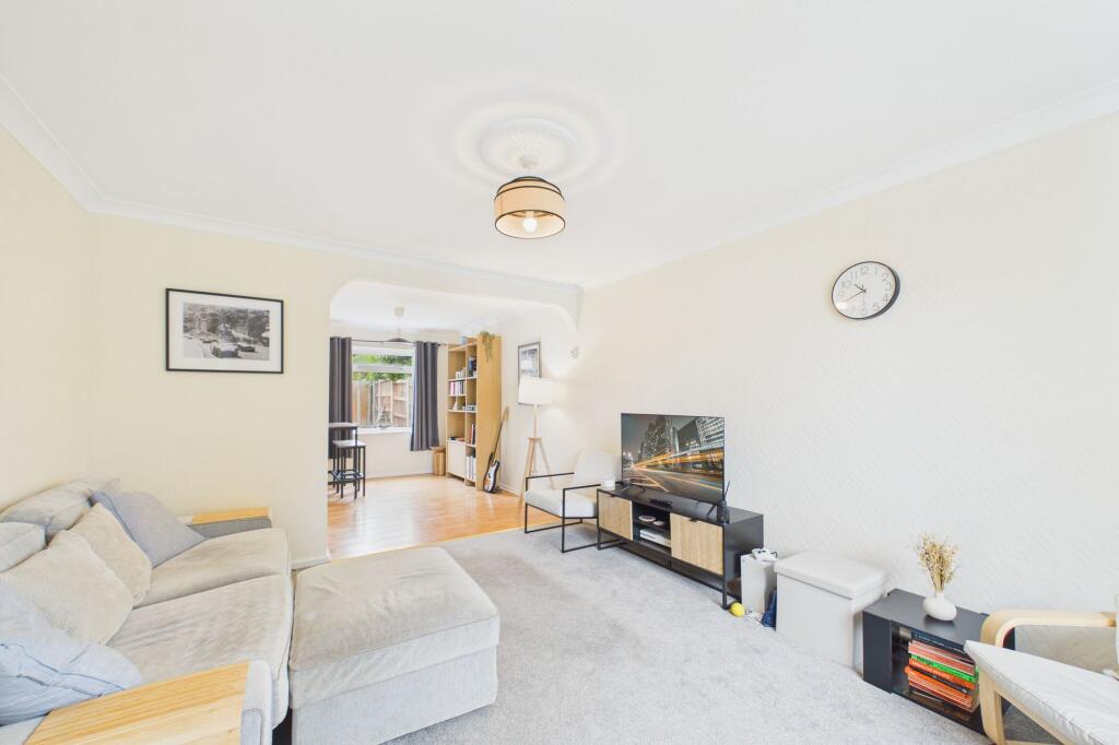 Forest Drive, Broughton, CH4 photo 4