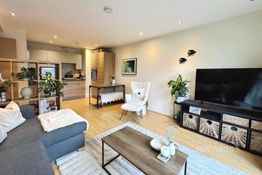 Apartment in Rushmoor, Hampshire - View 5
