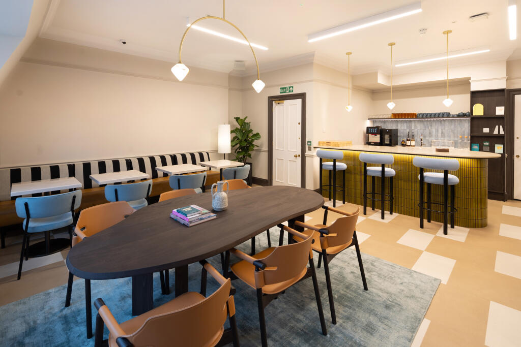 Main image of property: 146 Buckingham Palace Road, London, SW1W 9TR