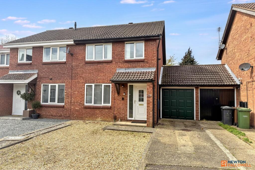 3-bed semi-detached on Uplands, Werrington, Peterborough, PE4, £230,000