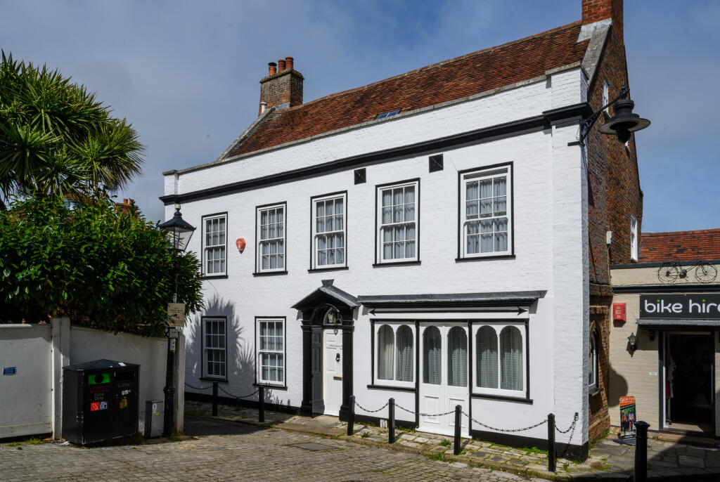 Main image of property: Quay Hill, Lymington, Hampshire