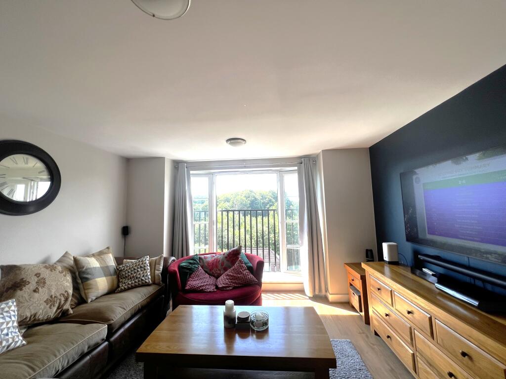 Apartment in Redhill - View 5