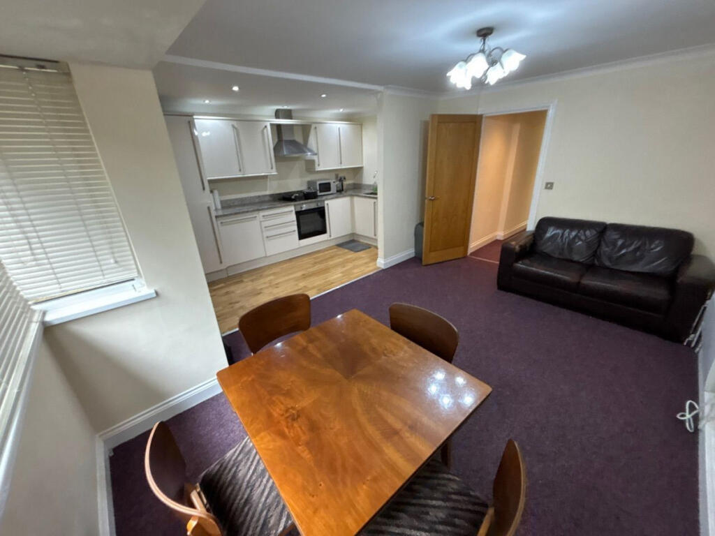 Apartment in South Tyneside, Westoe - View 3