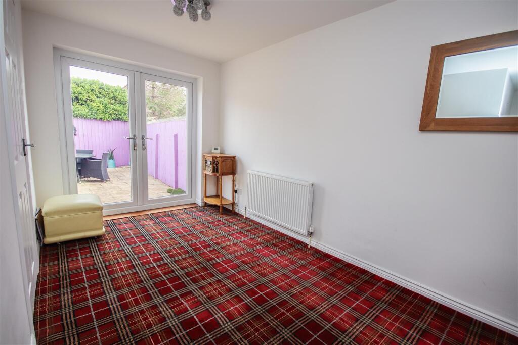 House in Rushden, North Northamptonshire - More