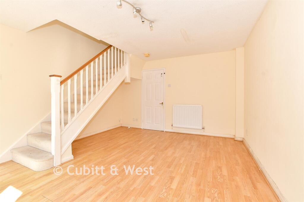 House in Sutton - View 5