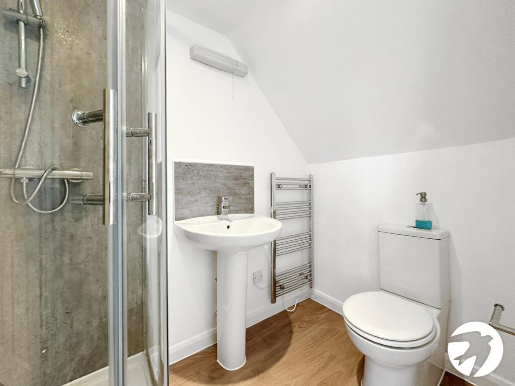 Apartment in Dartford, Stone - View 5